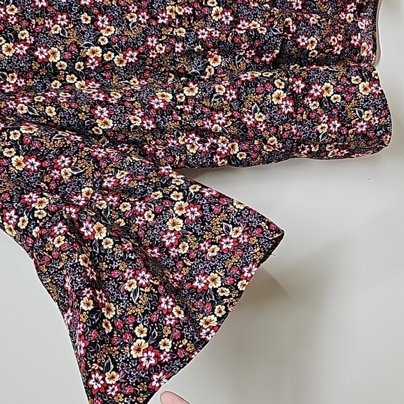 Time and Tru floral peasant top, bell sleeve, ruffle bodice, blk yellow red - Picture 3 of 11